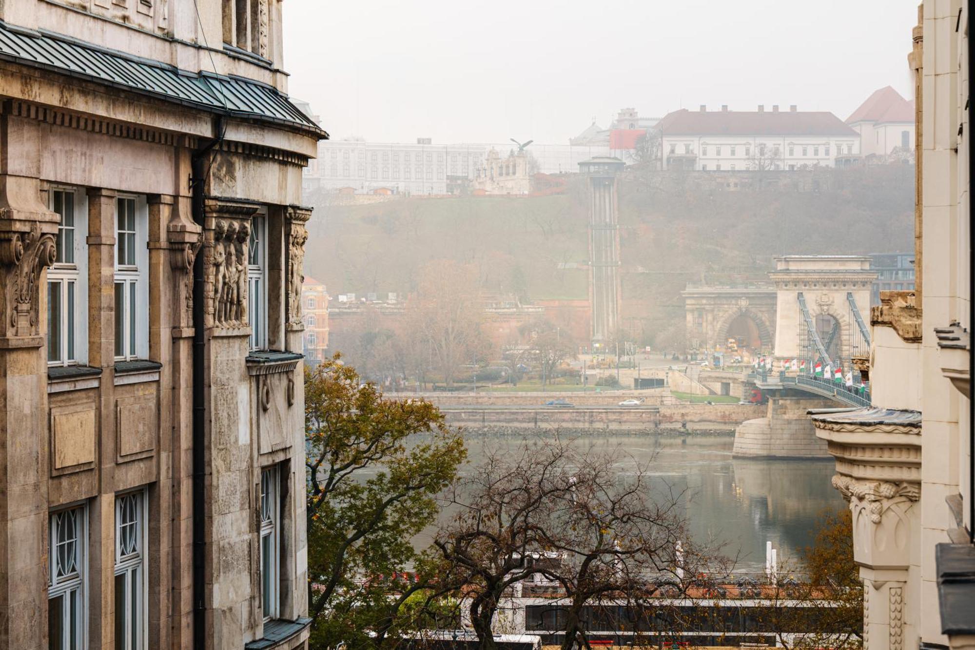 Mamaison Hotel Chain Bridge Budapest — Photos 2